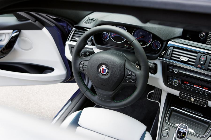 Панель приборов Alpina B3 Bi-Turbo Limousine (F30) 2013 года  (фото 13 из 29)